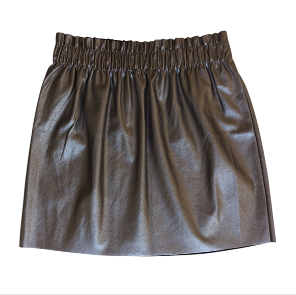 Forever 21 Faux Leather Gathered Waistband Mini Skirt MEDIUM Gray Silver Sheen - Picture 6 of 12